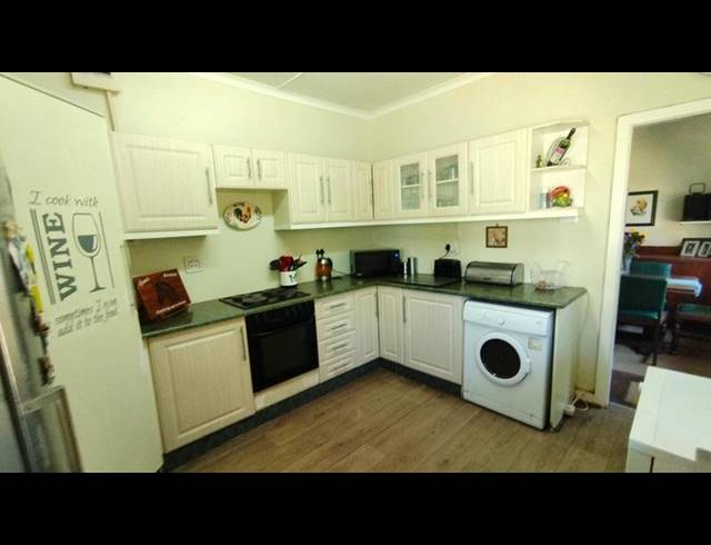 3 BEDROOM HOUSE FOR SALE IN PRESTBURY